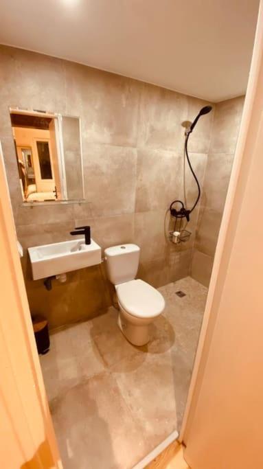 Studio Renove Avec Patio, Coeur Du Centre Ville Besançon Kültér fotó