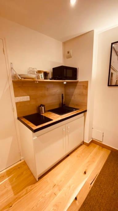 Studio Renove Avec Patio, Coeur Du Centre Ville Besançon Kültér fotó
