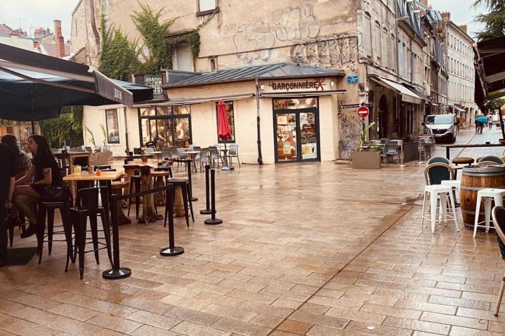 Studio Renove Avec Patio, Coeur Du Centre Ville Besançon Kültér fotó